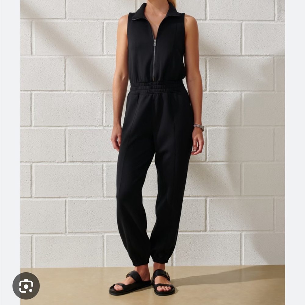 New Abercrombie & Fitch YPB neoKnit Half-Sip Jumpsuit